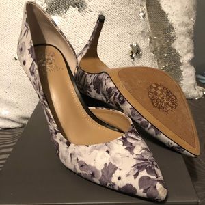 Vince Camuto black/white floral pumps